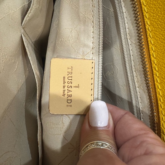 Trussardi Mustard Yellow Tote Bag - new without tag.   Italian leather - Picture 5 of 8